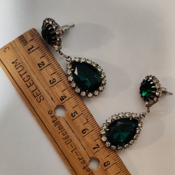 Vintage Emerald Glass Earrings - Picture 8 of 14